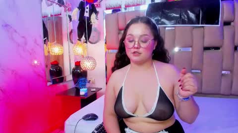 Snapshot of shylysweet chatting on 10-23-25, 05:18 Shyly online show from 10-23-25, 05:18