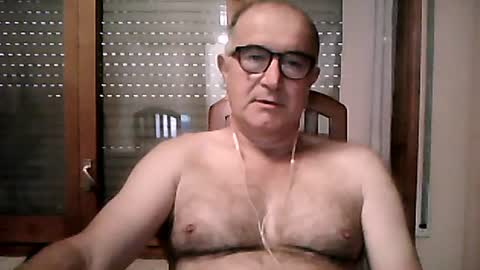 Snapshot of shymmy10 chatting on 06-14-26, 04:03 shymmy10 online show from 06-14-26, 04:03