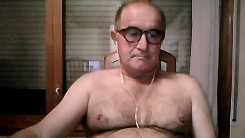 Snapshot of shymmy10 chatting on 07-12-26, 03:19 shymmy10 online show from 07-12-26, 03:19