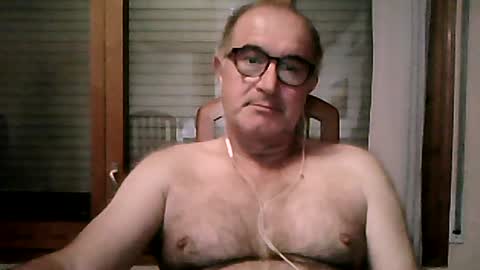 Snapshot of shymmy10 chatting on 07-25-26, 02:42 shymmy10 online show from 07-25-26, 02:42