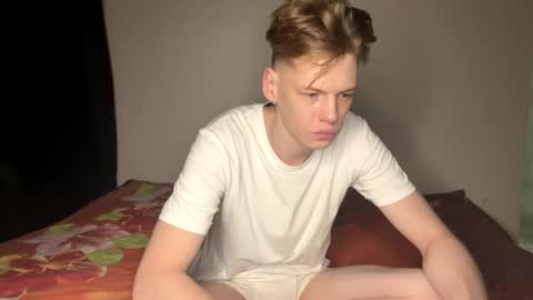 Snapshot of shyredstar chatting on 12-22-24, 07:52 Tom and Betty online show from 12-22-24, 07:52