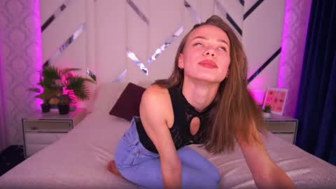 shyysiren online show from 11-06-25, 03:02