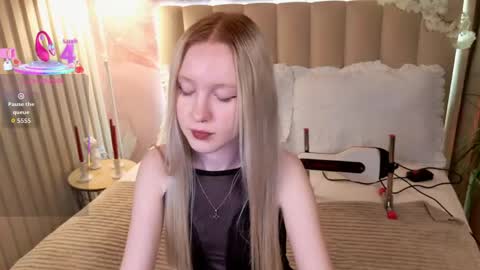 Sia online show from 04-14-26, 05:52