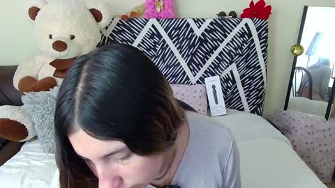 Sia online show from 04-13-26, 12:32
