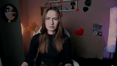 Snapshot of sicilia_shine chatting on 02-18-26, 01:29 silicia online show from 02-18-26, 01:29