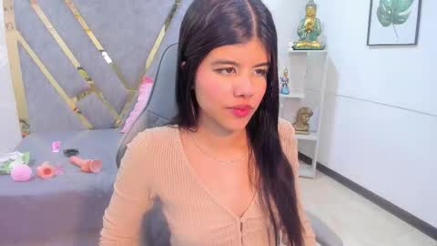 sidney_brownn online show from 12-21-25, 04:52
