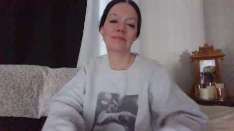 Snapshot of sidneyraee chatting on 04-19-26, 02:38 Mrs. St. Patrickk online show from 04-19-26, 02:38
