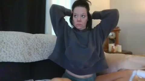 Snapshot of sidneyraee chatting on 05-03-26, 03:40 Mrs. St. Patrickk online show from 05-03-26, 03:40