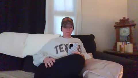 Snapshot of sidneyraee chatting on 05-14-26, 06:37 Mrs. St. Patrickk online show from 05-14-26, 06:37