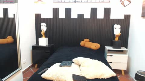 SIENNA  online show from 04-17-26, 12:30