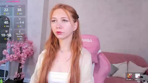Snapshot of sienna_nyx chatting on 06-19-26, 09:02 Sienna online show from 06-19-26, 09:02
