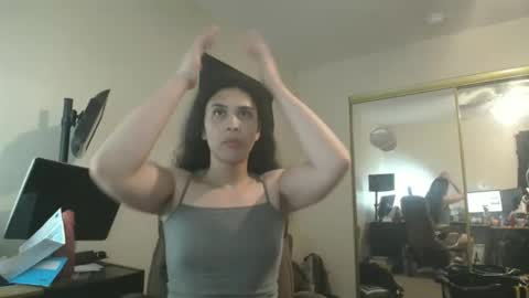 Nicole Zelaya Ferrati  Niky Ferrati online show from 11-30-25, 09:35