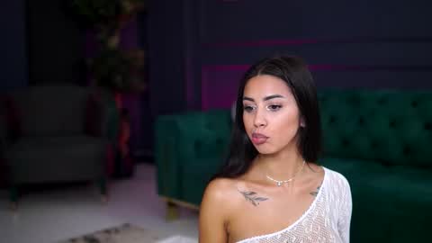 Snapshot of siennaruh chatting on 09-18-25, 11:01 Sienna online show from 09-18-25, 11:01