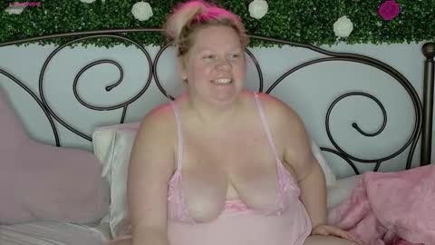 Sienna Luxx online show from 10-03-25, 06:10