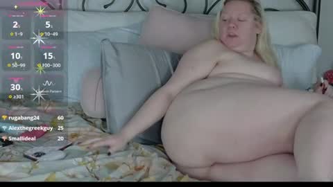 Snapshot of siennaxluxx chatting on 06-19-26, 09:18 Sienna Luxx online show from 06-19-26, 09:18