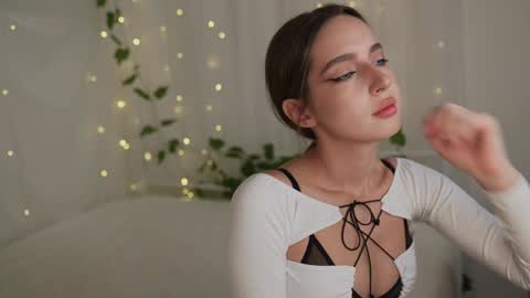 Snapshot of silent_chill chatting on 12-02-24, 09:35 Chilli online show from 12-02-24, 09:35