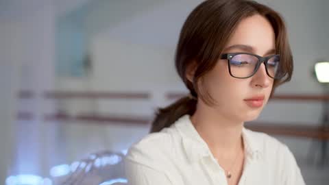 Snapshot of silent_chill chatting on 12-29-24, 10:34 Chilli online show from 12-29-24, 10:34