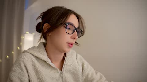 Snapshot of silent_chill chatting on 01-15-25, 11:10 Chilli online show from 01-15-25, 11:10