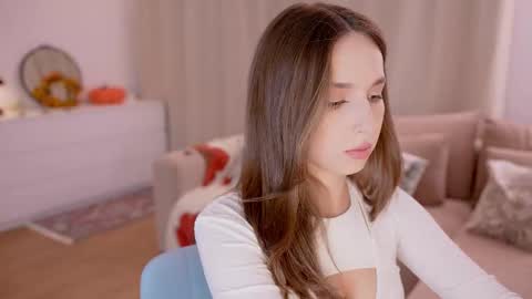 Snapshot of silent_chill chatting on 10-27-25, 02:21 Chilli online show from 10-27-25, 02:21