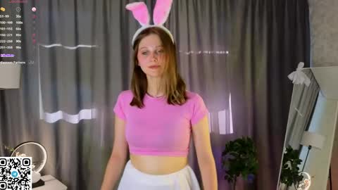 Snapshot of silkenya chatting on 05-25-26, 01:39 Alice online show from 05-25-26, 01:39