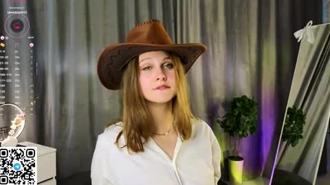 Snapshot of silkenya chatting on 05-28-26, 02:14 Alice online show from 05-28-26, 02:14