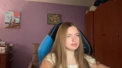 Erica online show from 05-18-26, 07:36