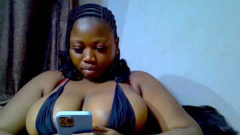 Snapshot of silky_blackbarbie chatting on 09-14-25, 08:57 bibisexy online show from 09-14-25, 08:57