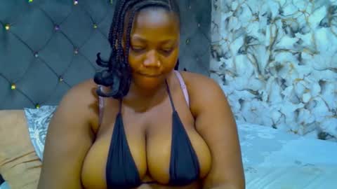 Snapshot of silky_blackbarbie chatting on 09-20-25, 10:16 bibisexy online show from 09-20-25, 10:16