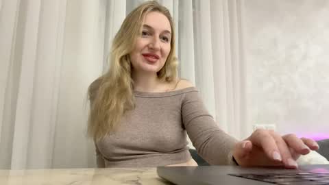 silkyvera online show from 04-11-26, 08:02