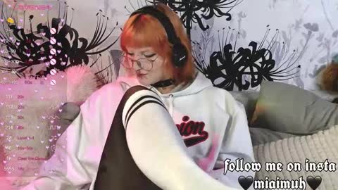 Mia online show from 09-23-25, 04:32