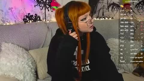 Snapshot of silly_soul chatting on 05-30-26, 07:44 Mia online show from 05-30-26, 07:44