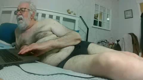 Snapshot of sillyoldman45221063 chatting on 06-08-26, 09:37 sillyoldman45221063 online show from 06-08-26, 09:37