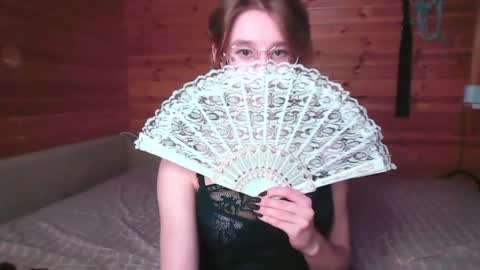 Snapshot of silvadevil chatting on 05-02-26, 05:29 Kate online show from 05-02-26, 05:29