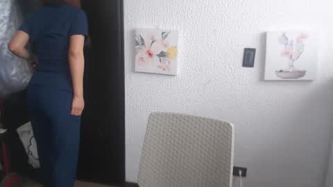 Snapshot of silvanaroberts_ chatting on 04-24-26, 07:38 Rouse online show from 04-24-26, 07:38