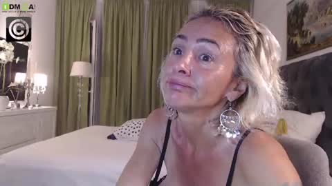 Snapshot of silver_miss chatting on 07-01-26, 07:13 Silver ok online show from 07-01-26, 07:13