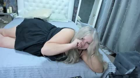 silver_moon_light online show from 10-11-25, 10:30