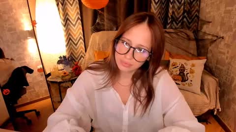 Kira online show from 10-22-25, 12:16