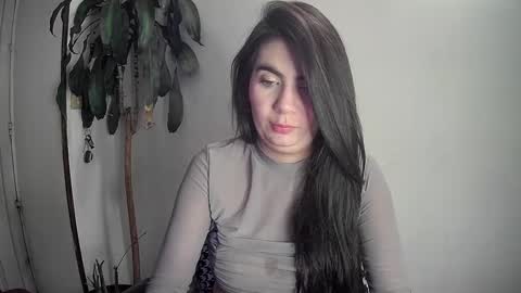 Snapshot of silviecollins chatting on 01-08-25, 12:49 Silvie online show from 01-08-25, 12:49