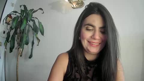 Snapshot of silviecollins chatting on 02-25-25, 08:51 Silvie online show from 02-25-25, 08:51