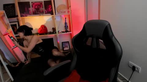 Snapshot of sima_wendy chatting on 02-08-26, 07:12 Wendy help me get get 69 likes online show from 02-08-26, 07:12