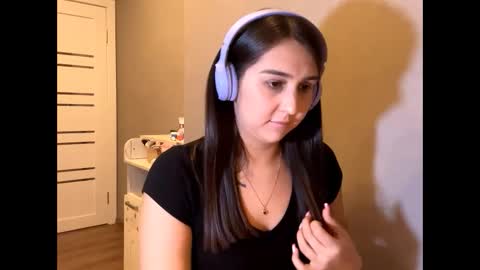 Rose online show from 10-24-25, 10:33