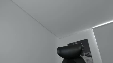 simon_leon01 online show from 11-10-25, 12:26