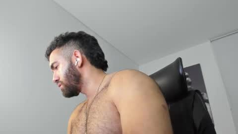 Snapshot of simon_leon01 chatting on 04-25-26, 01:30 simon_leon01 online show from 04-25-26, 01:30