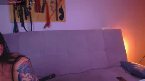 Snapshot of simona_moonshine chatting on 01-18-26, 07:28 simona_moonshine online show from 01-18-26, 07:28