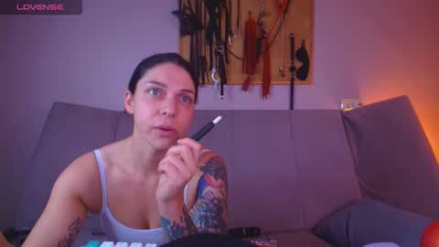 Snapshot of simona_moonshine chatting on 02-20-26, 08:09 simona_moonshine online show from 02-20-26, 08:09