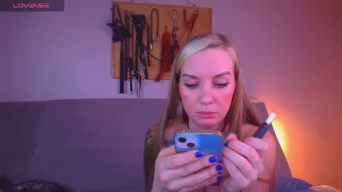 Snapshot of simona_moonshine chatting on 02-24-26, 07:01 simona_moonshine online show from 02-24-26, 07:01