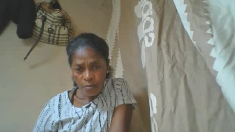 Snapshot of simonettee chatting on 11-02-25, 06:54 simonettee online show from 11-02-25, 06:54