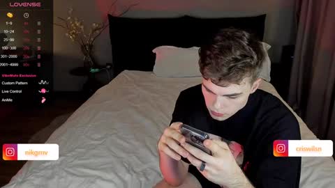 Snapshot of simonwnl chatting on 01-07-25, 07:49 Simon online show from 01-07-25, 07:49