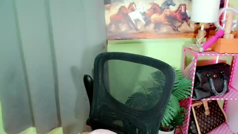 Snapshot of simplepinayx chatting on 06-20-26, 07:00 call me nath online show from 06-20-26, 07:00