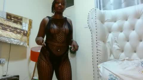 Snapshot of simply_eve1 chatting on 05-05-26, 01:13 simply_eve1 online show from 05-05-26, 01:13